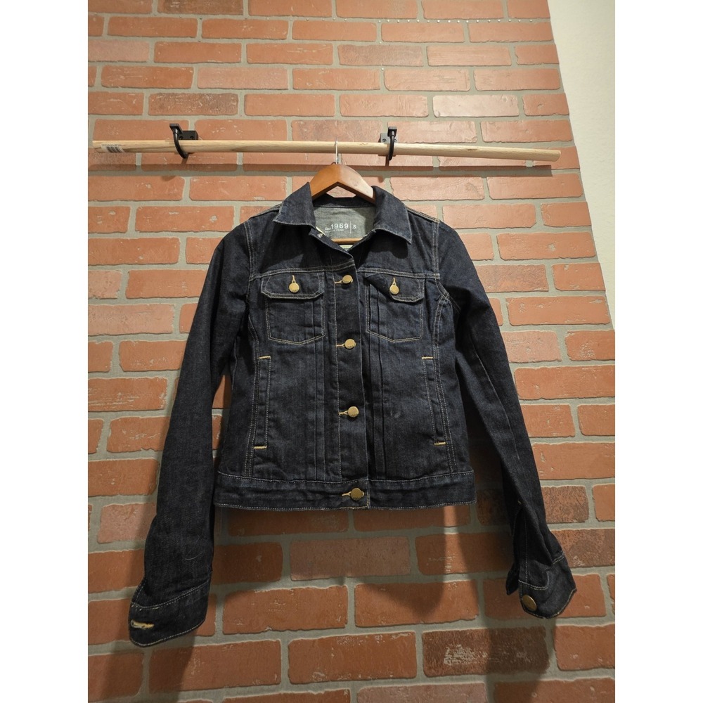 Gap 1969 Women's Blue Denim Jacket, Classic Fit, Button-Up, Size‎ small.  Sku 98 - Picture 4 of 10